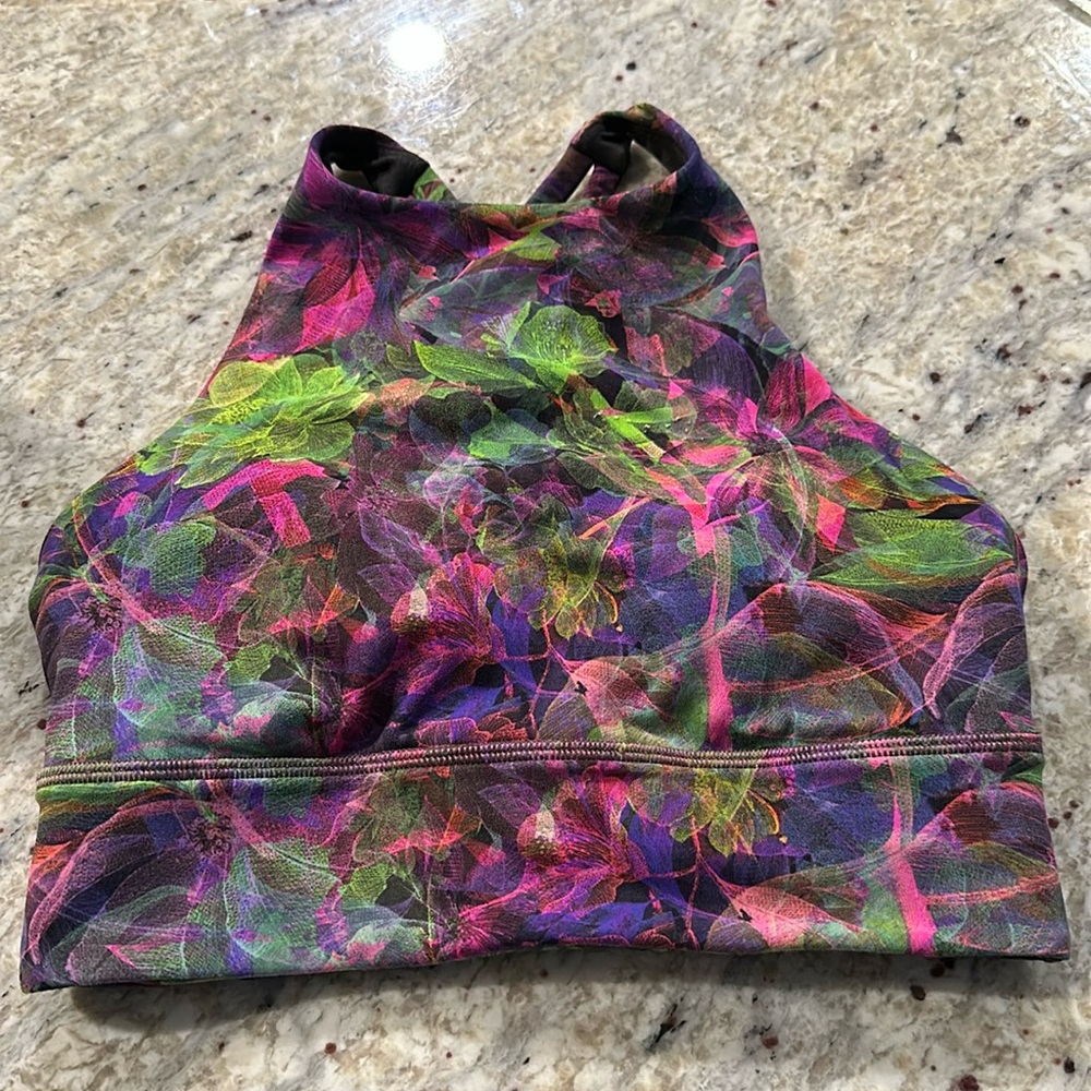 Lululemon high neck energy sport bra sz 4